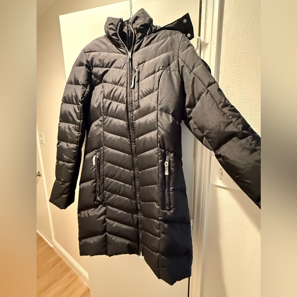 Eddie Bauer Women's Black Puffer Jacket - Picture 3 of 15